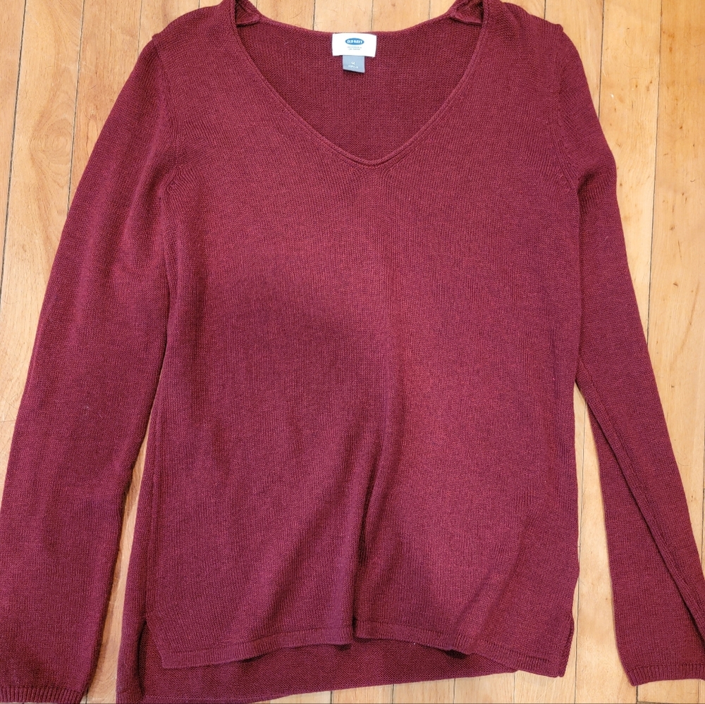 Old navy burgundy sweater